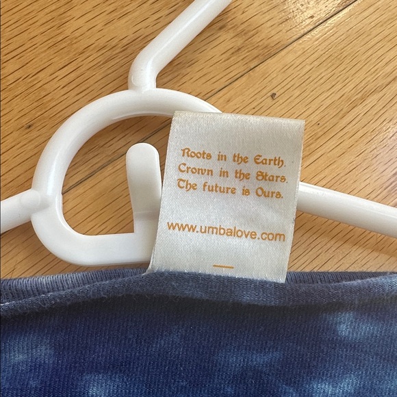 Fun tie-die wrap. - Picture 3 of 4